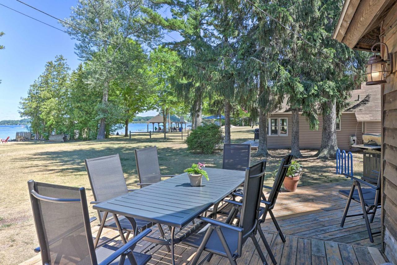 Lakefront Manitou Cottage Less Than 1 Mi To Downtown! Suttons Bay Extérieur photo