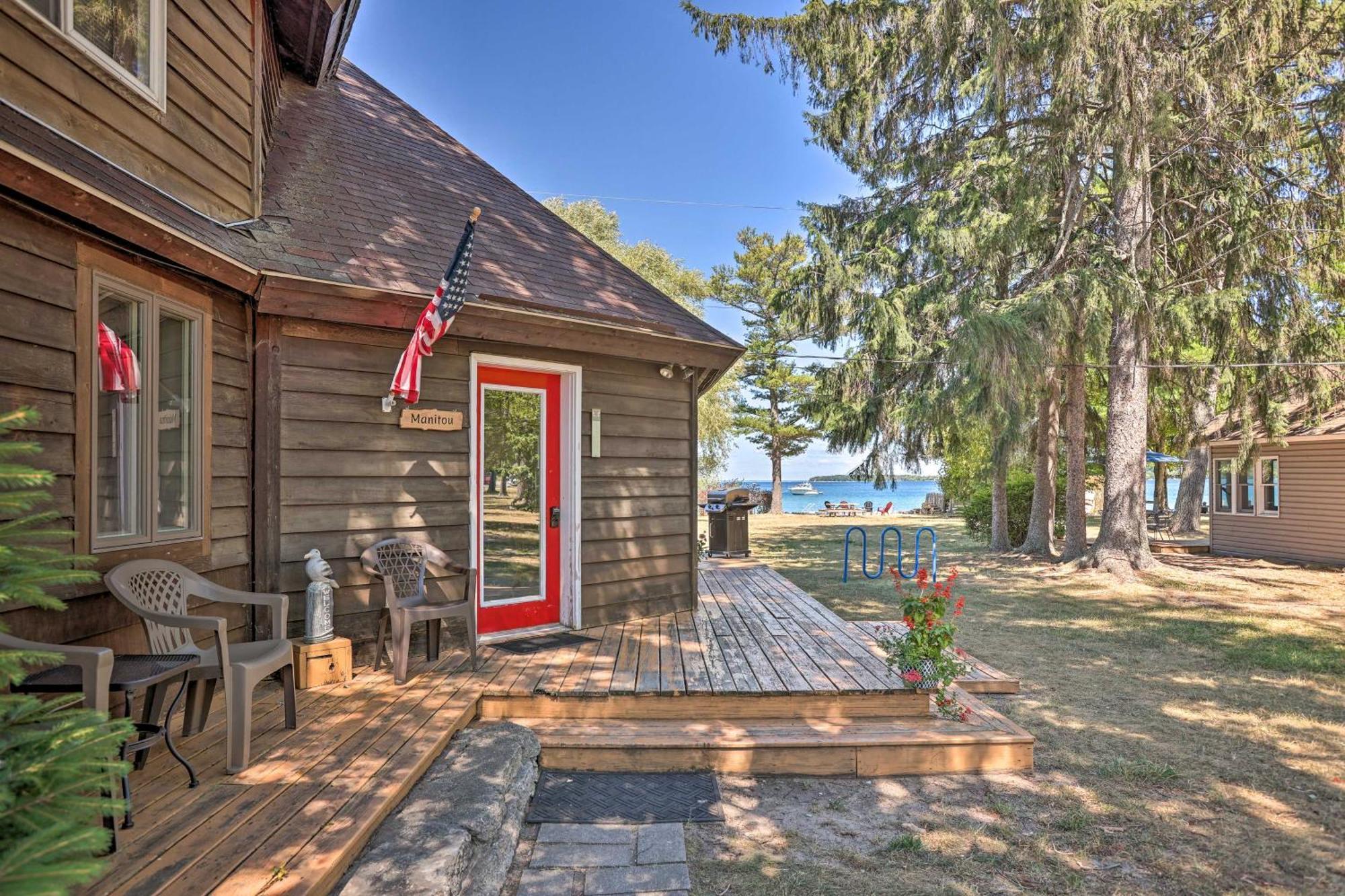 Lakefront Manitou Cottage Less Than 1 Mi To Downtown! Suttons Bay Extérieur photo