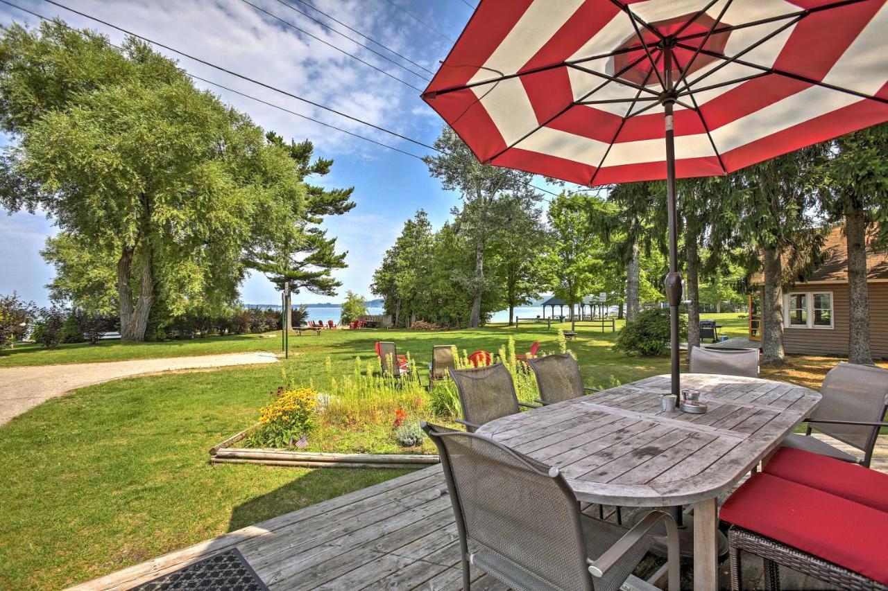 Lakefront Manitou Cottage Less Than 1 Mi To Downtown! Suttons Bay Extérieur photo